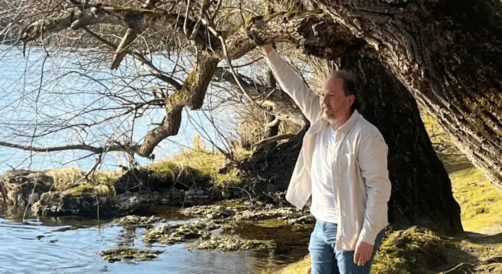 Rückenschmerzen Ursache – Roland in der Natur als Symbol für Stabilität und Wurzeln